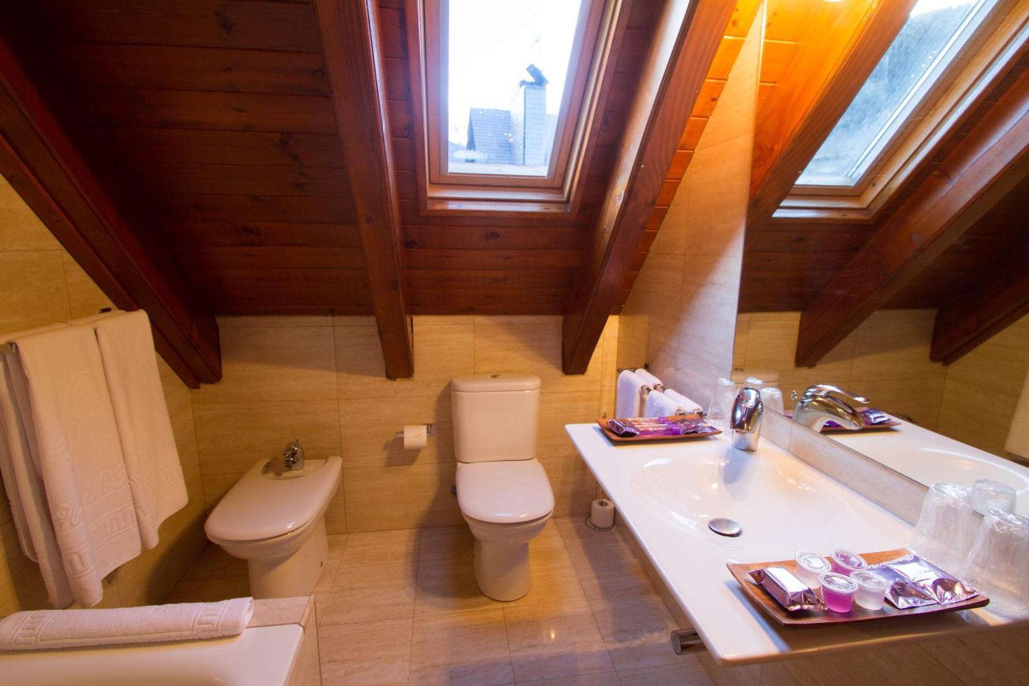 Gran Chalet Hotel & Petit Spa เบียญา ภายนอก รูปภาพ