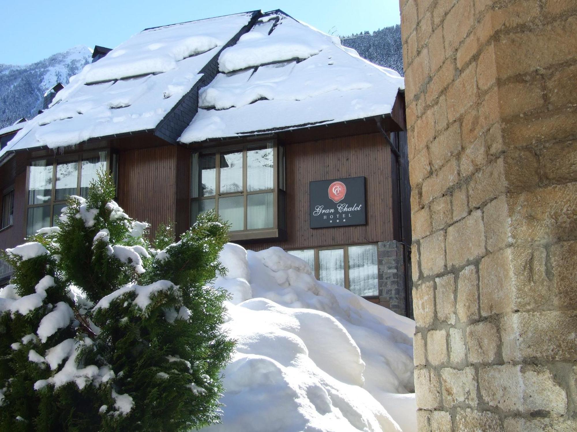 Gran Chalet Hotel & Petit Spa เบียญา ภายนอก รูปภาพ