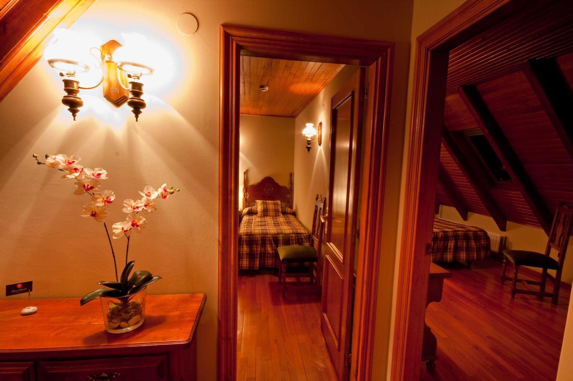 Gran Chalet Hotel & Petit Spa เบียญา ห้อง รูปภาพ