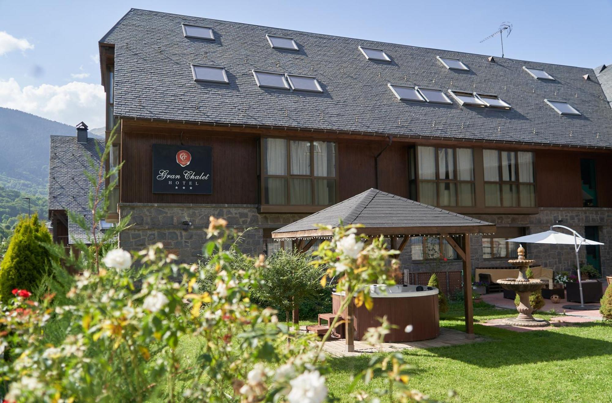 Gran Chalet Hotel & Petit Spa เบียญา ภายนอก รูปภาพ