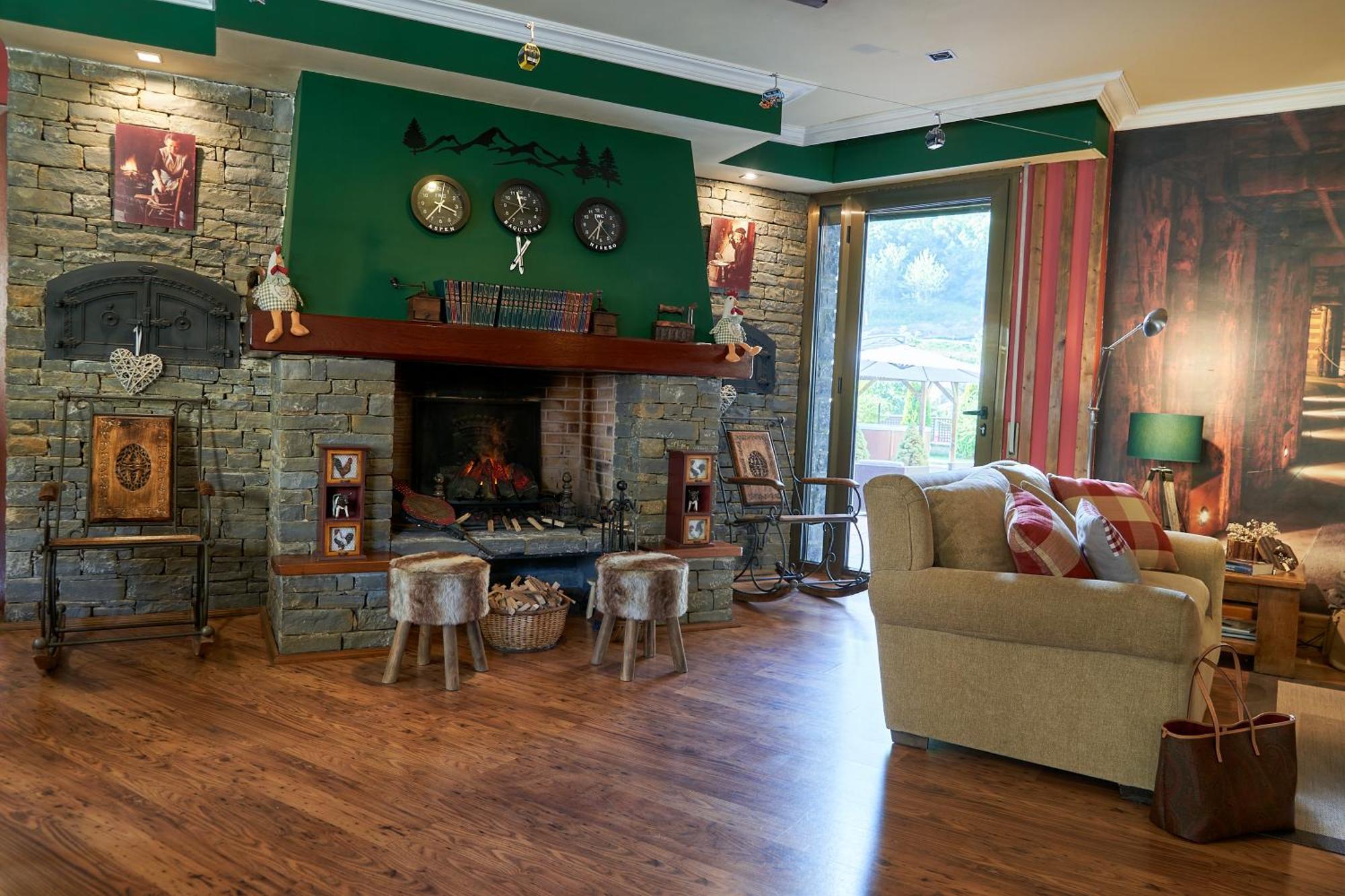 Gran Chalet Hotel & Petit Spa เบียญา ภายนอก รูปภาพ