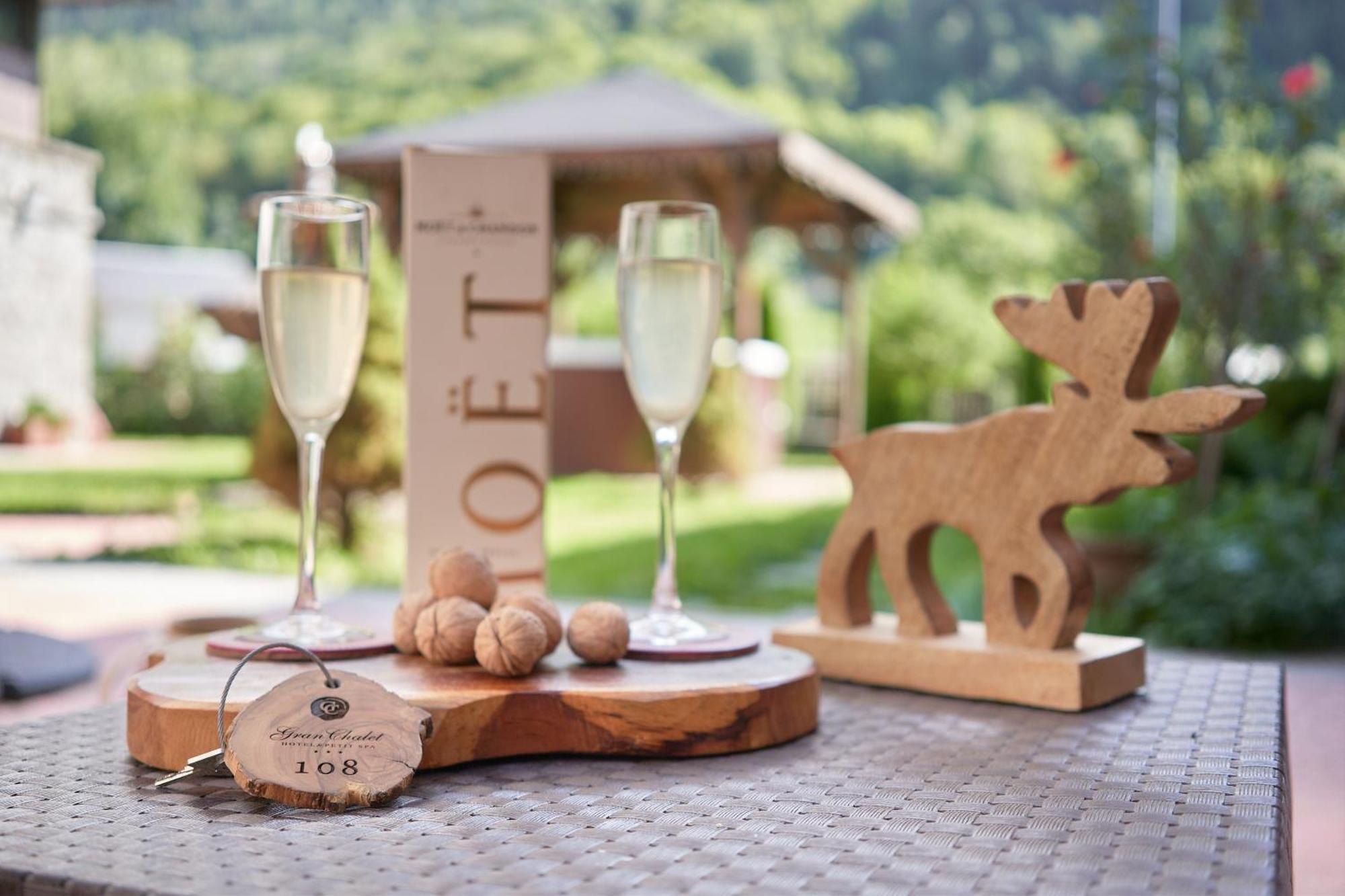 Gran Chalet Hotel & Petit Spa เบียญา ภายนอก รูปภาพ